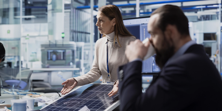 Cooperativa financeira apresenta soluções para aprimoramento em eficiência energética
