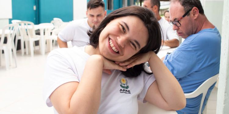 Instituição cooperativa cria primeira cooperativa mirim em parceria com APAE