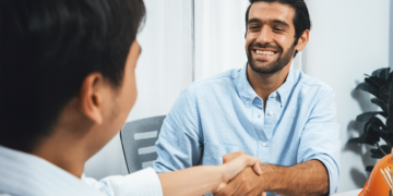 Cooperativismo de crédito cresce acima do sistema financeiro e amplia inclusão dos brasileiros