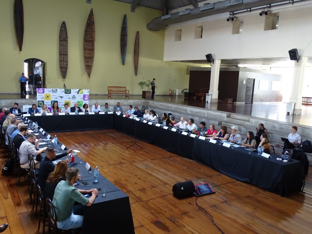 INTERNACIONAL mesa de abertura