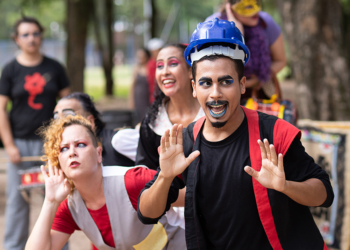 Espetáculo teatral reúne agricultores em reflexão sobre cooperativismo no sul da Bahia