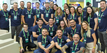 Cooperativa de saúde paranaense apresenta primeiro produto de holding em evento do setor