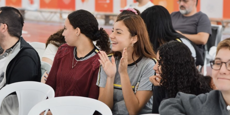 Cooperativa promove gincana para disseminar valores cooperativistas entre jovens