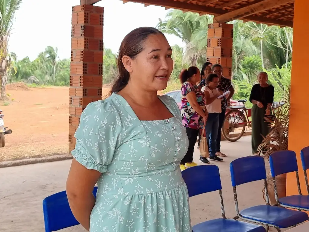 3 Presidente da cooperativa Rosa Gaspar durante discurso de agradecimento e emocao pela conquista copiar