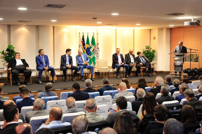 Cooperativas goianas ampliam participação em Fundo de Financiamento do Centro-Oeste 2 54855323829 b3cb340b26 c 768x512 copiar