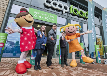 Cooperativa britânica celebra 560 mil horas de voluntariado em 20 anos
