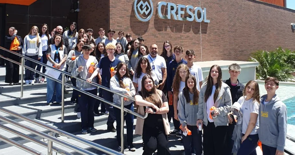 Alunos de curso técnico vivenciam cooperativismo em visita a cooperativa de crédito no Paraná 2 Cresol 1