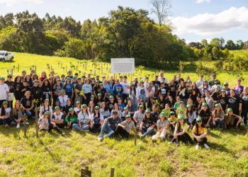 Estudantes gaúchos lideram fórum ambiental com plantio de árvores e debates sobre desmatamento