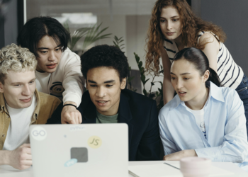 IA estreita porta de entrada no mercado de trabalho para jovens, apontam estudos 3 IA estreita porta de entrada no mercado de trabalho para jovens, apontam estudos