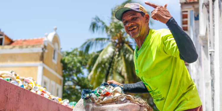 Governo Federal prioriza parceria com cooperativas em decreto de logística reversa do plástico 1 Governo Federal prioriza parceria com cooperativas em decreto de logística reversa do plástico