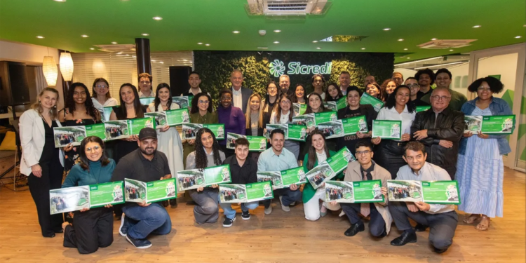 Cooperativa financeira e Febraban promovem curso de mercado financeiro para grupos minorizados no Paraná
