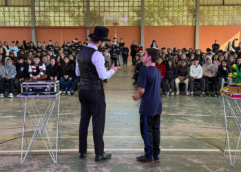 Estudantes transformam aprendizado em arte durante projeto liderado por cooperativa gaúcha
