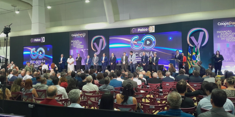 Primeiro dia do CoopsParty Summit 2025 destaca as cooperativas como saída para desafios econômicos 1 Primeiro dia do CoopsParty Summit 2025 destaca as cooperativas como saída para desafios econômicos