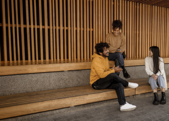 Geração digital, propósito real: por que os jovens estão redescobrindo as agências das cooperativas