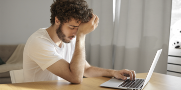 “Career Shrekking”: Por Que Profissionais se Sabotam em Busca de Segurança 8 “Career Shrekking”: Por Que Profissionais se Sabotam em Busca de Segurança