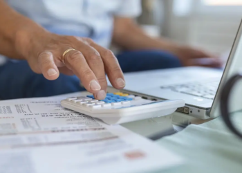 Juros dos bancos são os maiores em 8 anos: veja como não se endividar