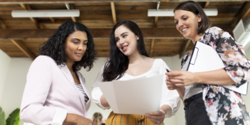 Liderança feminina impulsiona empreendedorismo brasileiro com inovação e impacto econômico