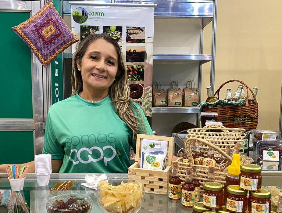Com maioria feminina, cooperativas combatem a fome e levam comida sem agrotóxicos ao Ceará 2 Marli Oliveira fundadora da Copita copiar