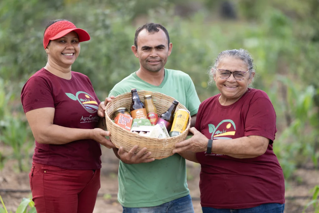 Expansão do crédito cooperativo amplia oportunidades para mais de 368 mil cooperados na Bahia 5 Produtores rurais da Coopercuc em Uaua BA Divulgacao Sistema OCB copiar