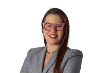 Liderança com propósito: como transformar estratégias em resultados de alta performance - Renata Barbalho é Fundadora e CEO da consultoria Espanha Fácil 2 Renata Barbalho é Fundadora e CEO da consultoria Espanha Fácil