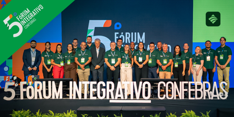 Sistema CrediSIS participou ativamente da quinta edição do evento, com estande interativo e presença em painéis sobre inovação e juventude cooperativista. (Foto: Assessoria/CrediSIS)
