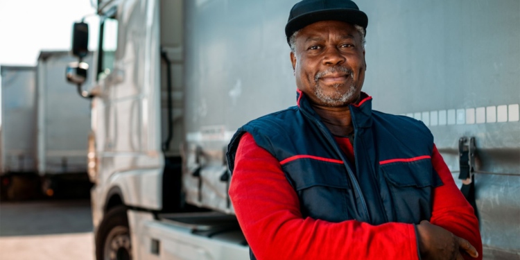 Sistema OCB/ES apresenta ferramentas para alavancar cooperativas de transporte durante seminário