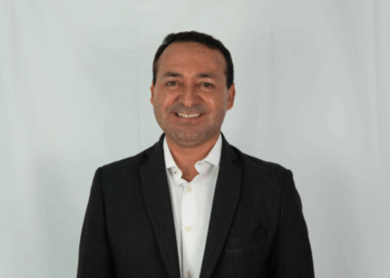 Cooperativismo que cresce com propósito - Vanderley Cezário é diretor-presidente do Sicoob UniCentro Norte Brasileiro 17 Vanderley Cezário é diretor-presidente do Sicoob UniCentro Norte Brasileiro