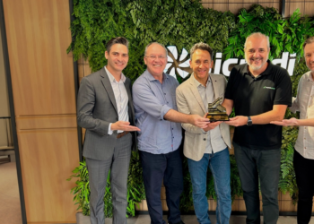 MundoCoop recebe homenagem por 25 anos de contribuições ao cooperativismo brasileiro 2 MundoCoop recebe homenagem por 25 anos de contribuições ao cooperativismo brasileiro