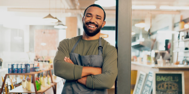 Cooperativa de crédito alcança R$ 100 bilhões na carteira de crédito PJ