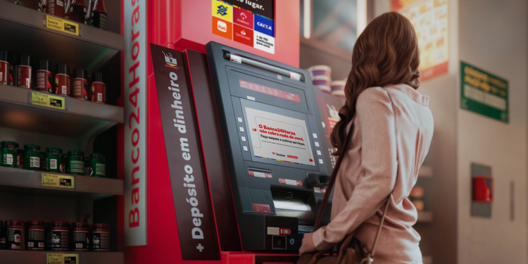 Cooperativas movimentam mais de R$ 2 bilhões em saques no Banco24Horas em 2025