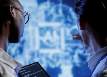 Pesquisa aponta que 72% das empresas no mundo já usam inteligência artificial