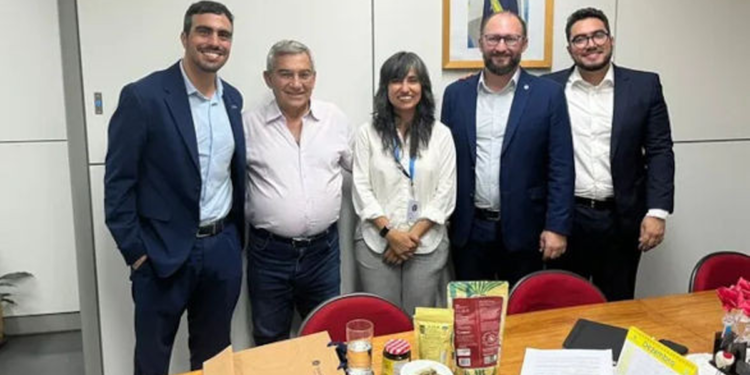 Sistema OCB defende regulamentação das cooperativas de trabalho em reunião com o Governo Federal