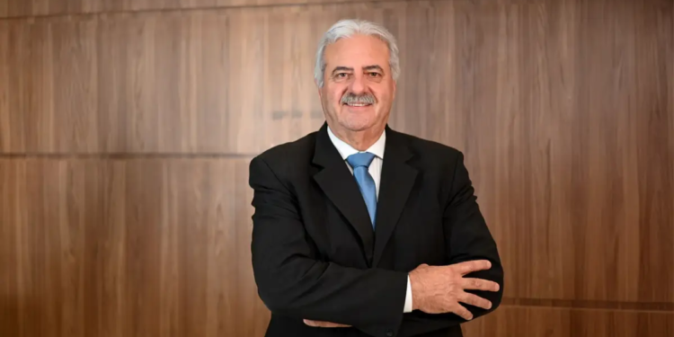 Cooperativismo em novo patamar - Celso Figueira é presidente da Central Sicredi Brasil Central 1 Celso Figueira é presidente da Central Sicredi Brasil Central