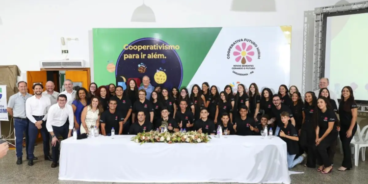 Guardas mirins de Umuarama (PR) fundam cooperativa em parceria com instituição financeira cooperativa 1 Coop Umuarama