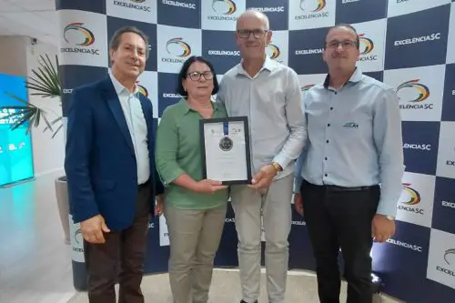 Produtores catarinenses conquistam prêmio estadual de excelência rural por gestão familiar e visão de crescimento 2 Excelencia SC rfo4j5mz1pwigcp5u47ahikbiow5jigtrwc0m3lq0y copiar