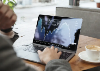 Fitch eleva projeções do PIB global e dos EUA com impulso da IA 2 Fitch eleva projeções do PIB global e dos EUA com impulso da IA