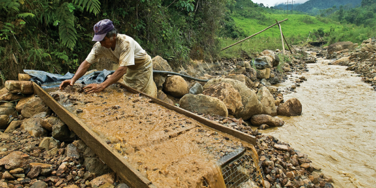 Cooperativismo mineral ganha protagonismo em seminário nacional