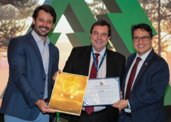 Governo paulista homenageia Ocesp e nove cooperativas com medalha inédita