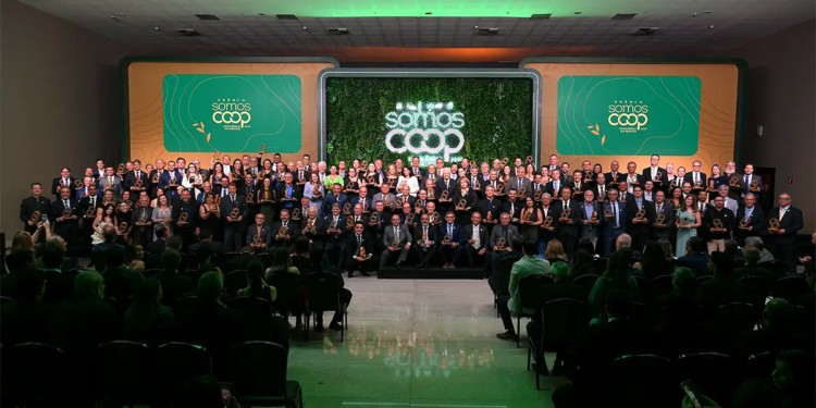 Prêmio SomosCoop 2025 reconhece 133 cooperativas e celebra avanços do setor 1 Prêmio SomosCoop 2025 reconhece 133 coops