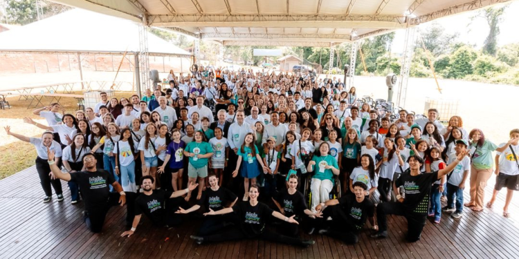 Cooperativa financeira celebra marco de 100 Cooperativas Mirins com grande evento em Campo Mourão