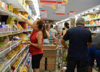 Prévia da inflação tem alta de 0,25% em dezembro e fecha 2025 em 4,41%