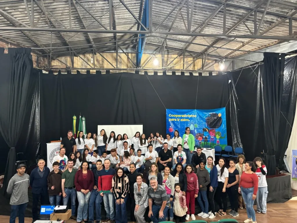 media coop filer public thumbnails filer public 2025 12 18 fundacao cooperativa escolar caseiros 4.jpg 1280x960 subsampling 2