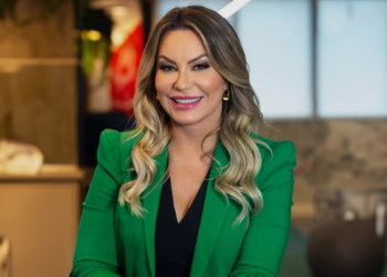 Prosperidade não é só dinheiro. E agora isso está comprovado por dados. - Denise Maidanchen é CEO da Quanta Previdência 2 Denise Maidanchen é CEO da Quanta Previdência