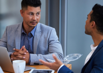 Brasil e Bolívia fortalecem cooperação com encontro entre Ocesp e cooperativa energética boliviana