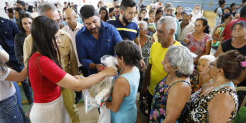 Cooperativa Cooperemb educa 4 mil pessoas em finanças e arrecada 1,5 tonelada de alimentos em programa social