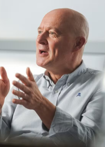 Nicholas Kirk é CEO da Michael Page