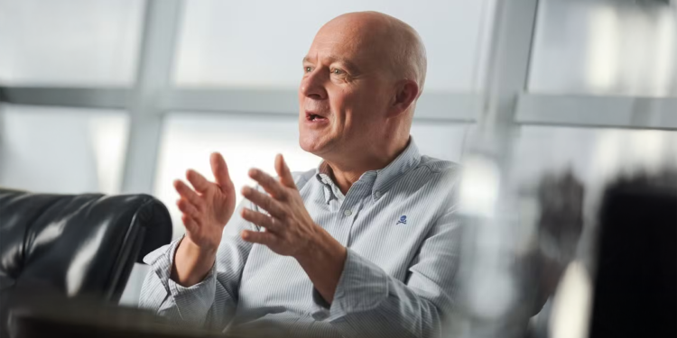 Nicholas Kirk é CEO da Michael Page