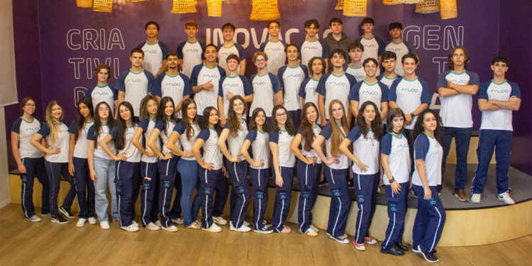 Alunos da Cooperativa Educacional Favoo superam crise da redação do Enem com desempenho superior à média nacional 1 SOCIAL 3