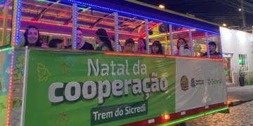 Cooperativa de crédito arrecada e doa mais de 500 kg de alimentos em Guaxupé (MG)