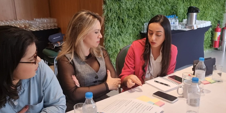 Como o Sicoob Tocantins escalou para 13 mil atendimentos mensais com governança e IA